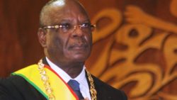 Malian new President Ibrahim Boubacar Keita takes the oath of office on Septenber 4, 2013 in Bamako during his inauguration ceremony. Boubacar Keita pledged to unite Mali as he was sworn in to lead the deeply-divided west African nation's emergence from months of political crisis and conflict. Keita, a former prime minister, began his five-year term in the presence of outgoing transitional leader Dioncounda Troare. AFP PHOTO HABIBOU KOUYATE